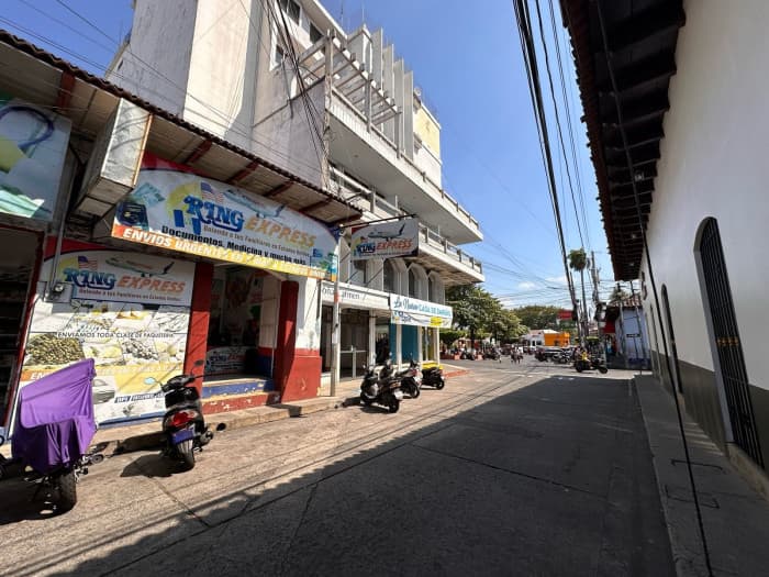 Local Comercial en Venta cercano al Parque Retalhuleu - foto 2