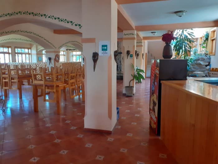 Edificio-Hotel en Venta en San Andrés Semetabaj - foto 3
