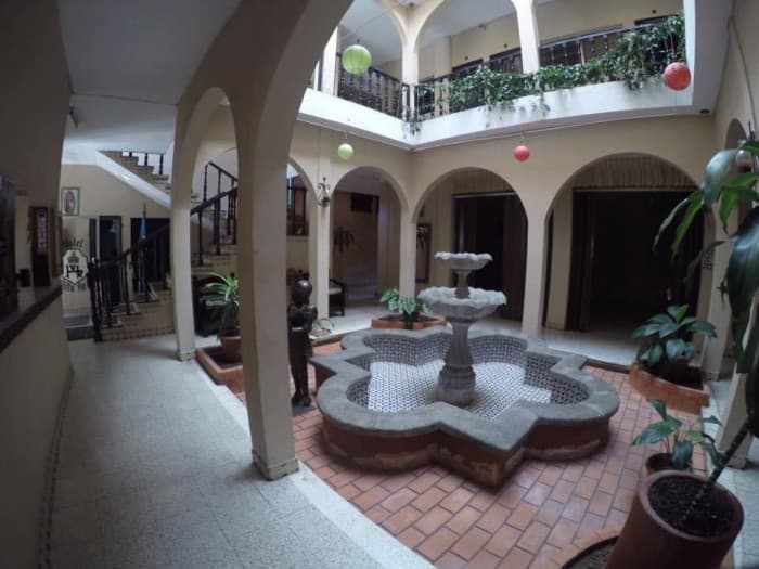VENDO BONITO HOTEL EN COATEPEQUE, QUETZALTENANGO.  - foto 2