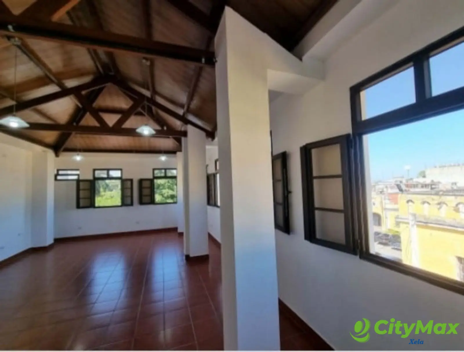 En Renta Edificio con locales comerciales Mazatenango - foto 1